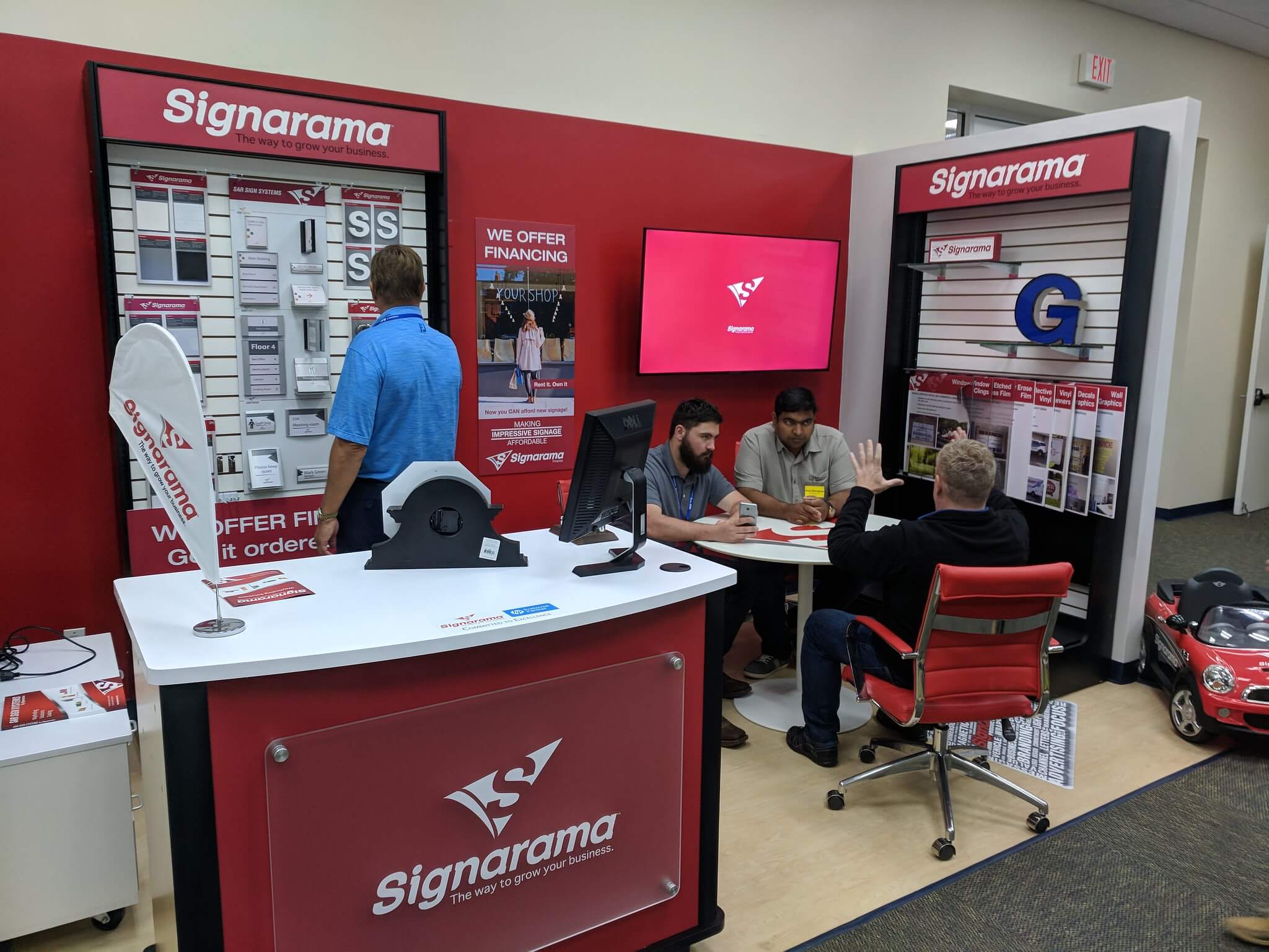inside a Signarama franchise